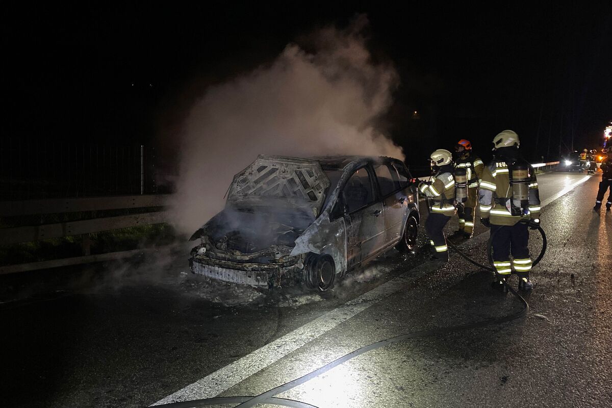 Autobahn A1 bei Wangen SO - Auto in Brand geraten
