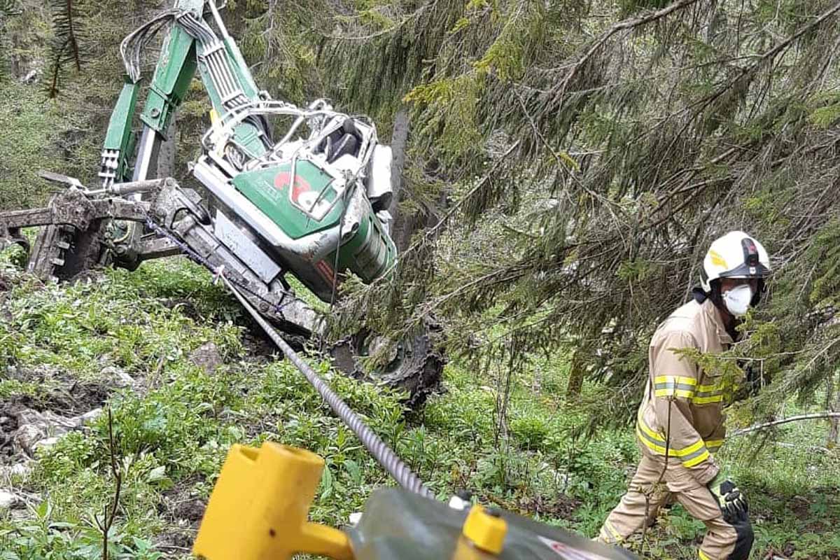 Vilsalpsee - Bagger stürzte ab und überschlug sich mehrmals