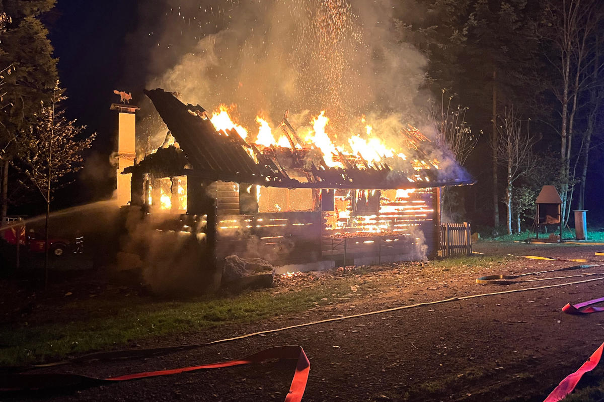 Grosswangen LU – Jagdhütte durch Brand komplett zerstört