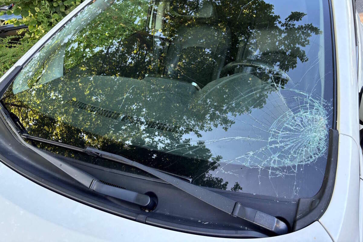 Goldach SG - E-Scooter-Fahrer mit Auto kollidiert