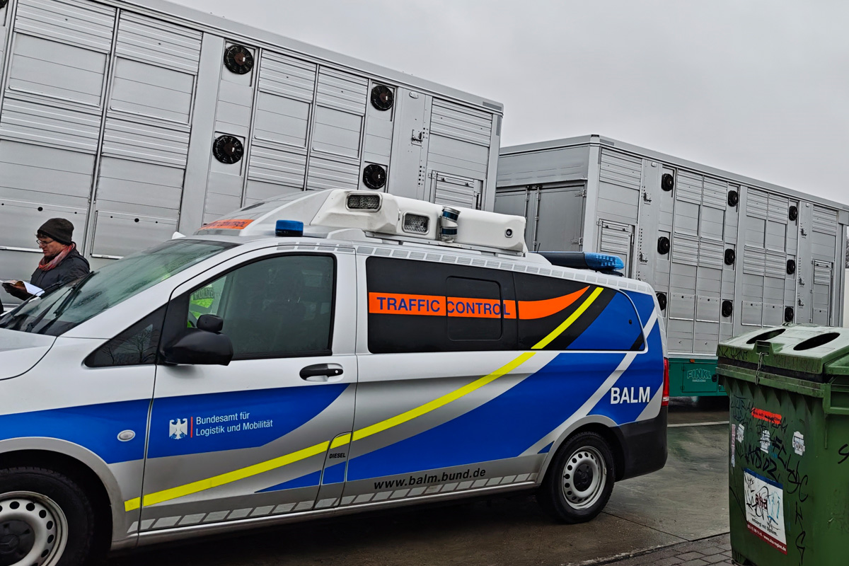 Hannover – 17 Verstöße bei Kontrolle von Tiertransporten