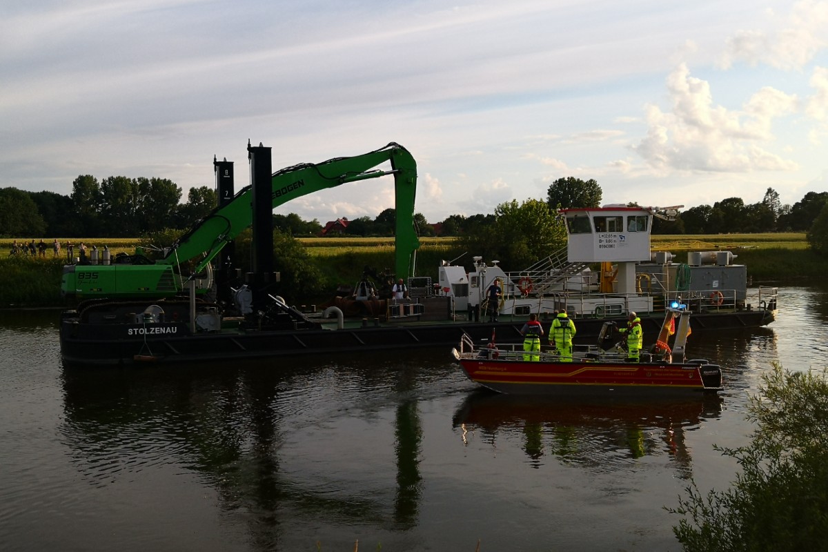 Schweringen - Fotoshooting für seinen Mercedes endet für 18-Jährigen im Desaster