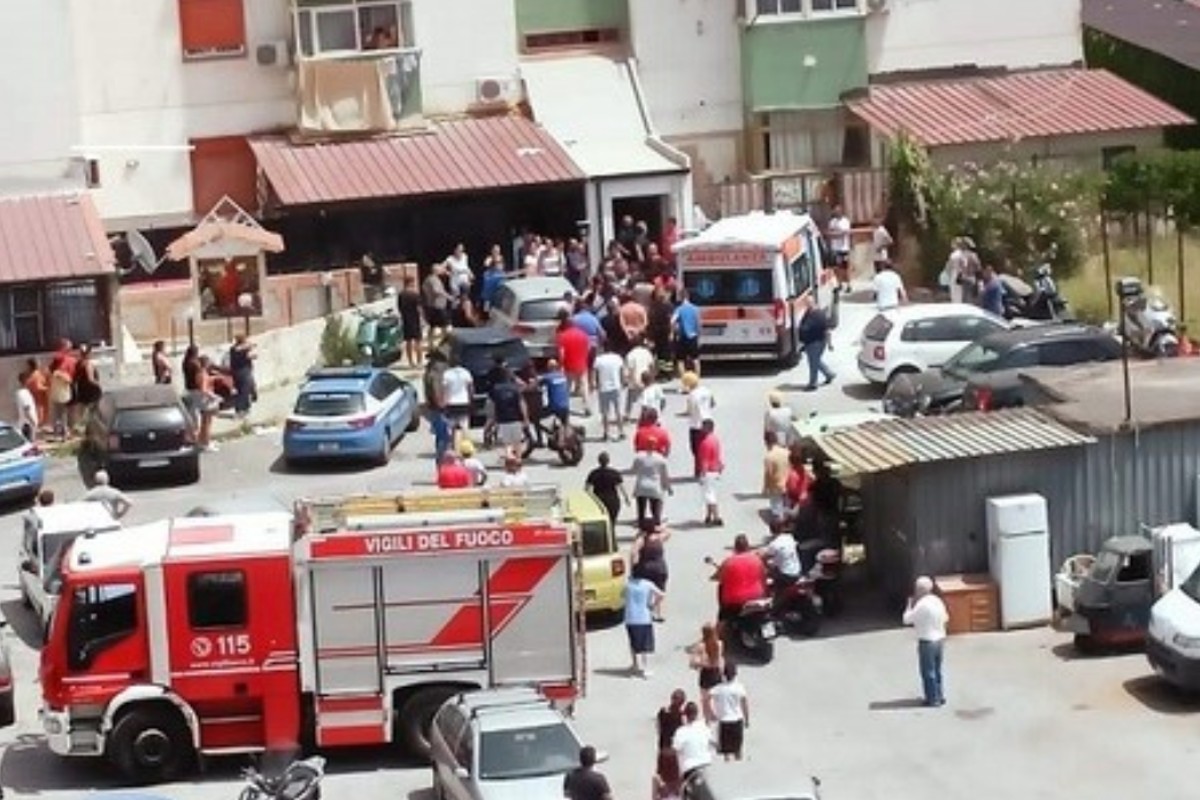 Palermo (it) - Lift stürzt mit aus dem 5. Stock in die Tiefe - drei Personen schwer verletzt