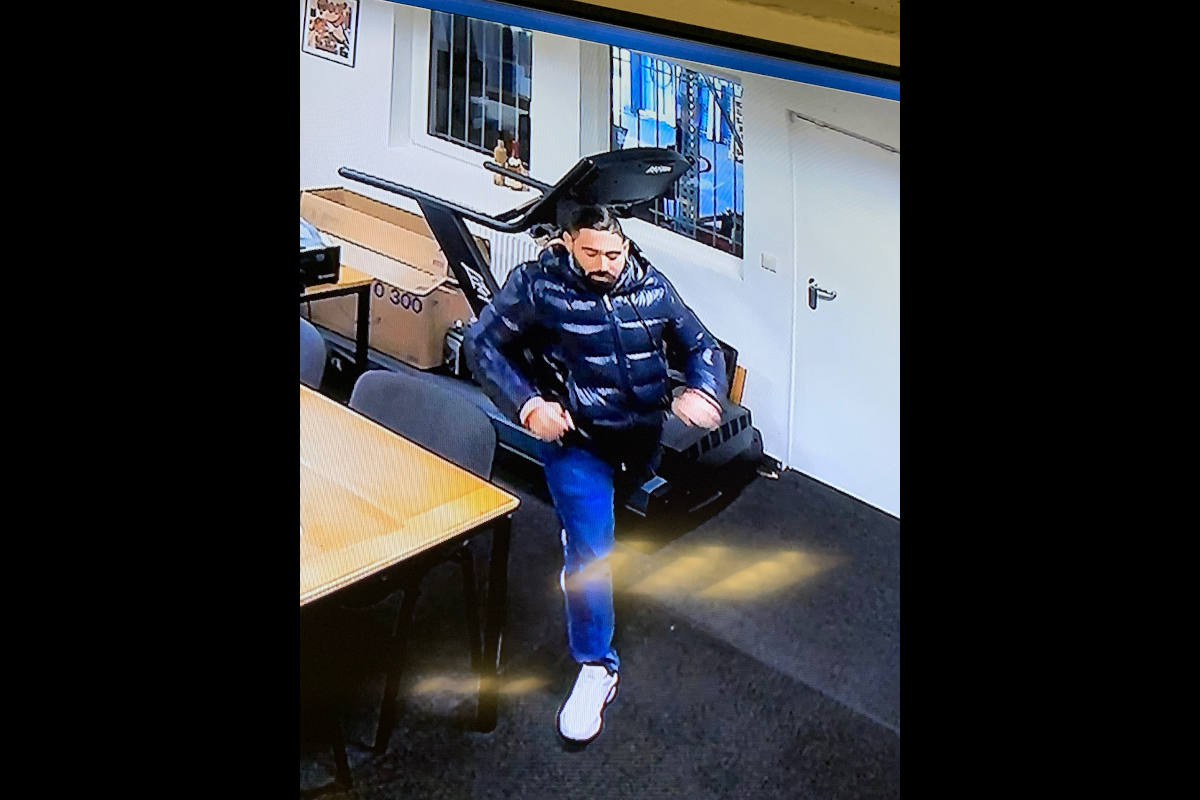 Hannover – Polizei sucht Autohehler und Urkundenfälscher