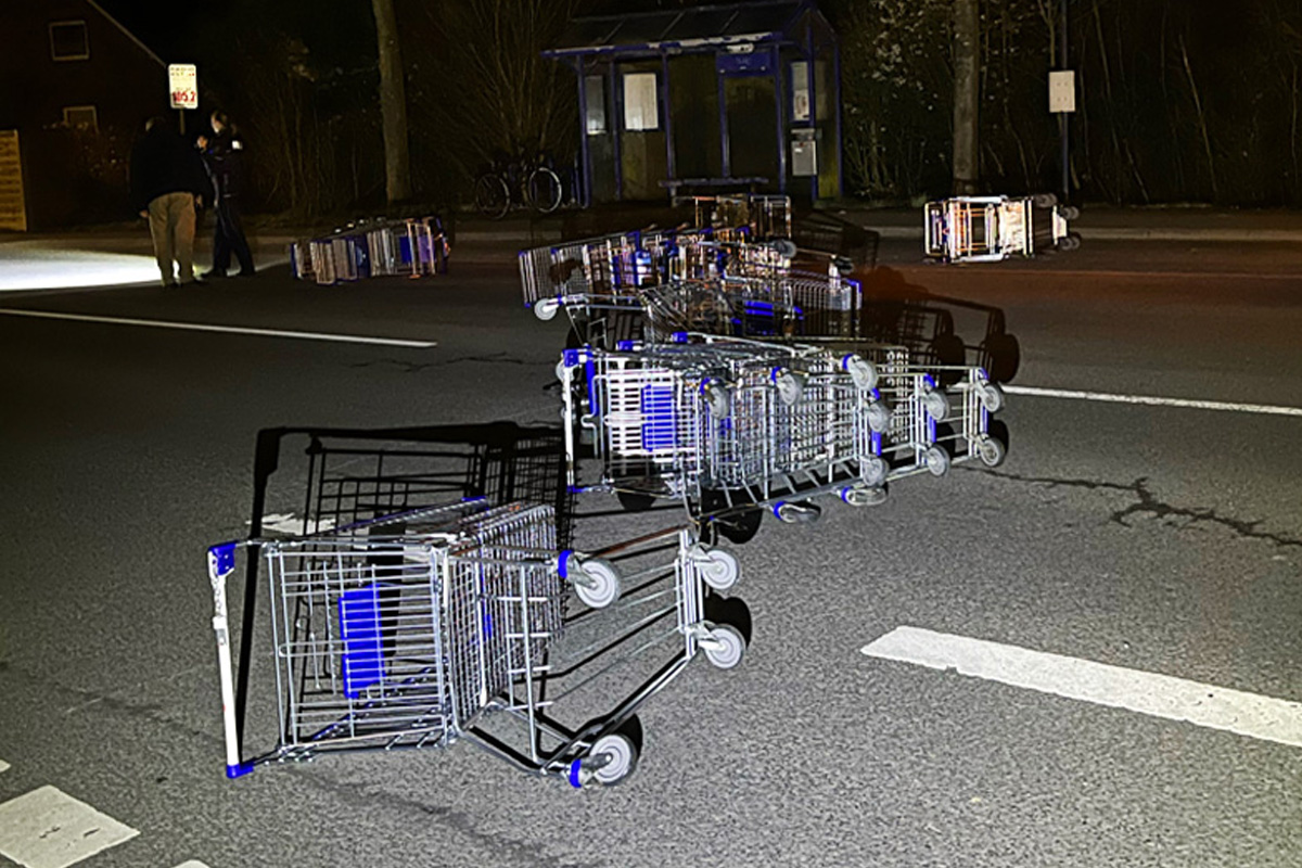 Horstmar – Auto kollidiert mit Einkaufswagen auf Straße