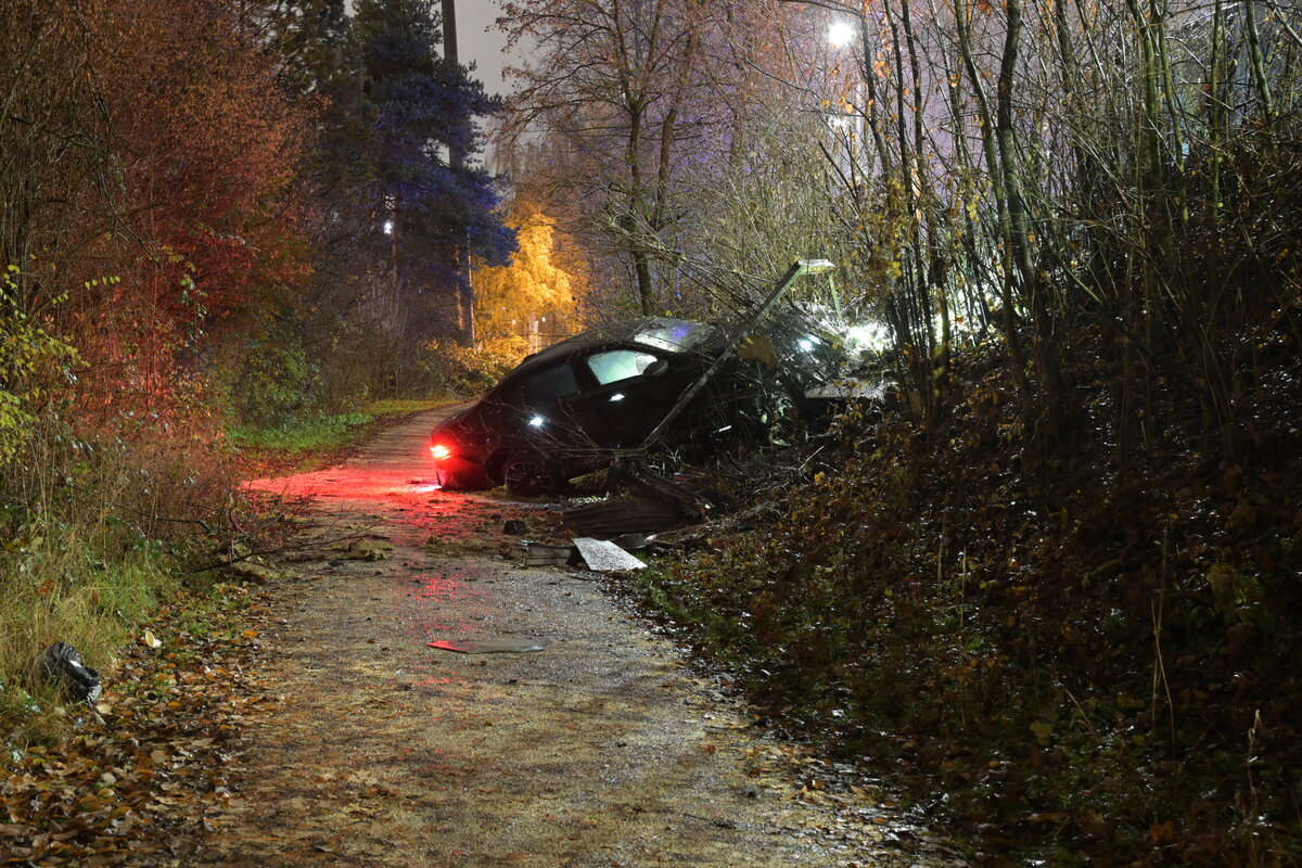 Zürich – 22-Jähriger baut Unfall mit 700-PS-BMW