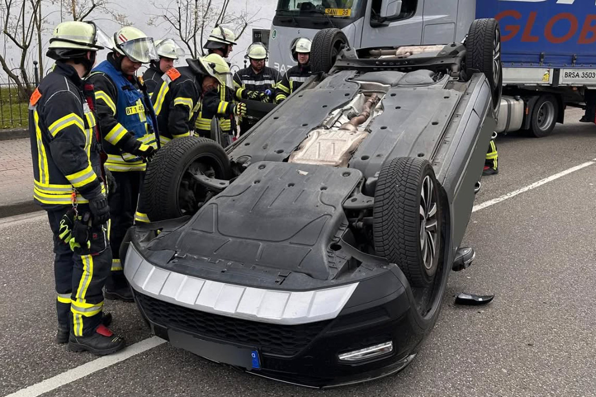Bretten – Zwei Verletzte nach Unfall von Fahrschulauto