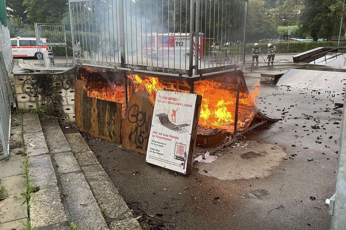 Liestal BL - Rampe in Brand - Polizei geht von Brandstiftung aus