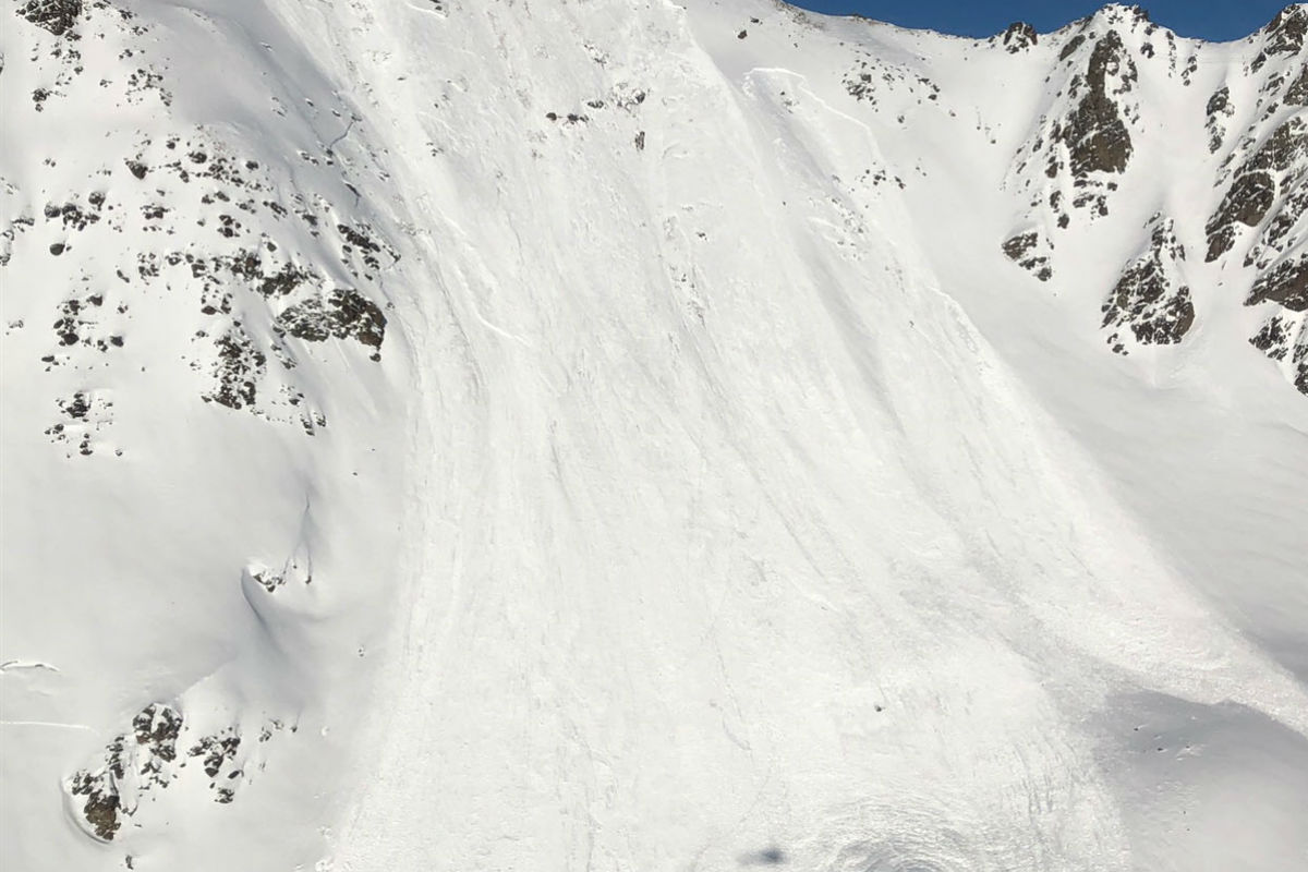 St. Moritz GR - Lawine am Piz Nair wird durch Snowboarder ausgelöst - 36-Jähriger schwer verletzt!