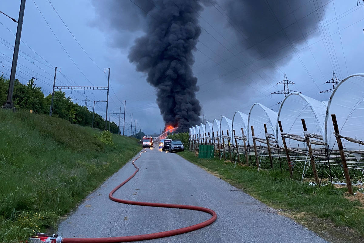 Ardon VS – Brand in einem landwirtschaftlichen Hangar 