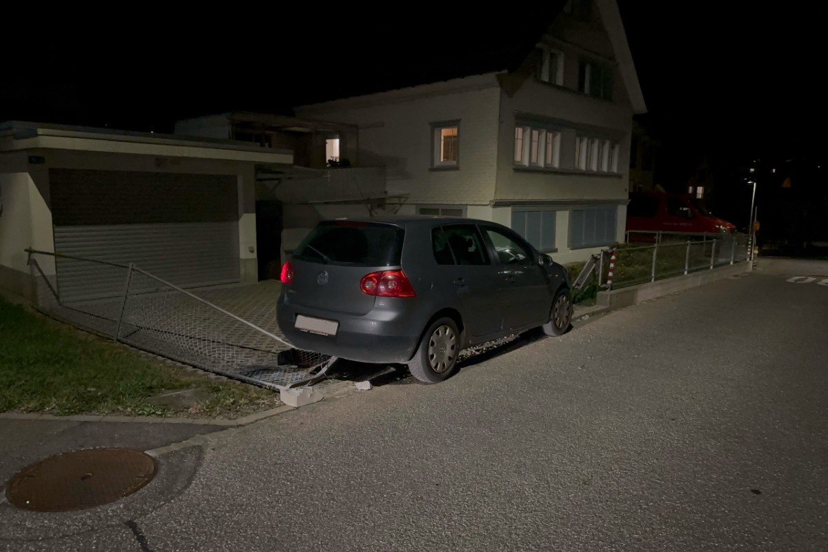 Heiden AR - VW Golf nach Unfall mit Totalschaden