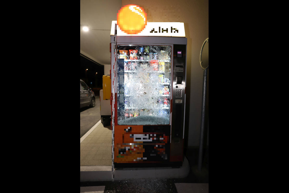 Näfels GL – Versuchter Aufbruch eines Warenautomaten