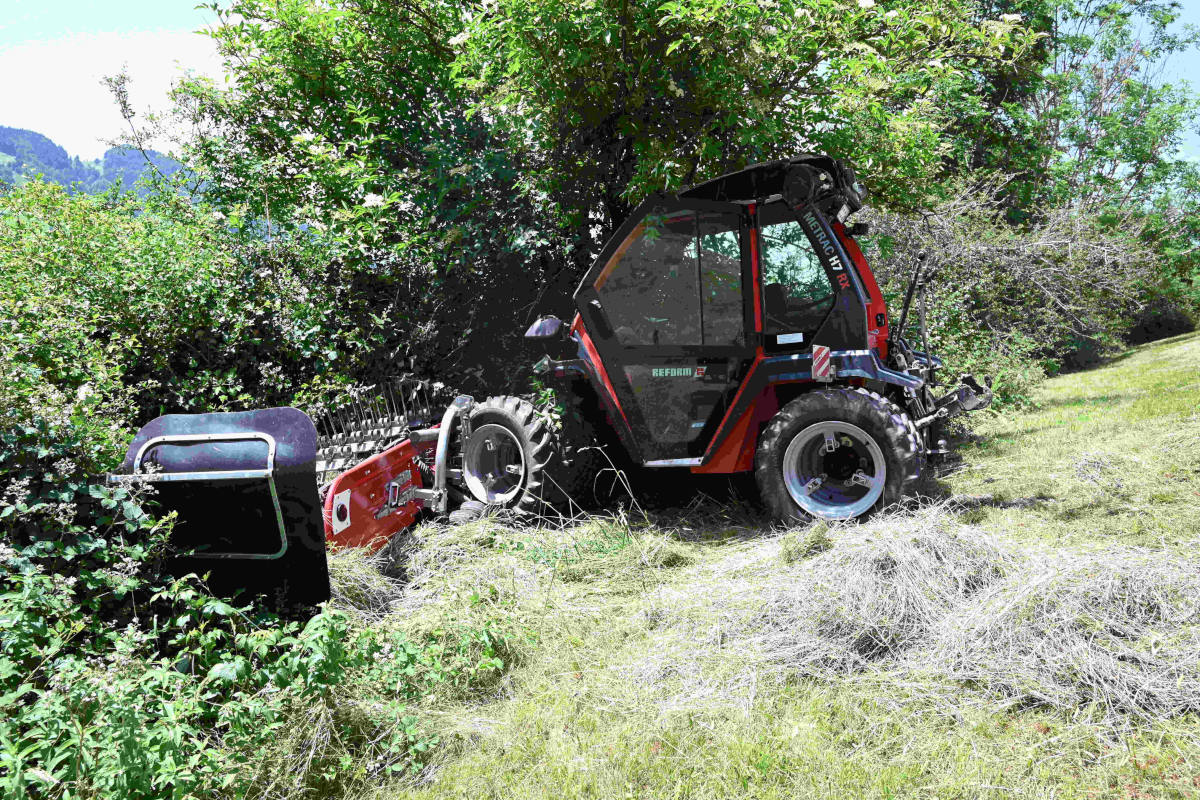 Neu St.Johann SG – Mit landwirtschaftlichem Fahrzeug überschlagen