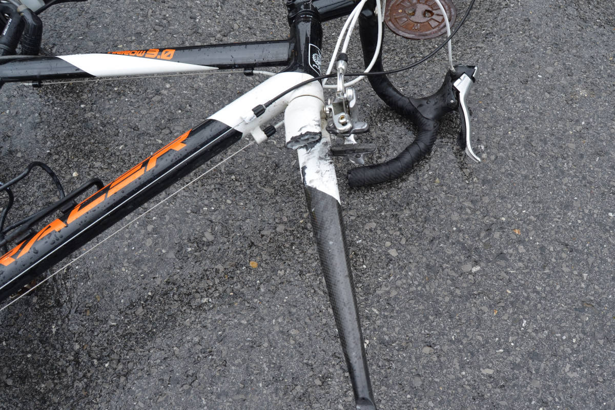 Heiden AR – Auf nasser Fahrbahn Kontrolle verloren und mit Rennrad gestürzt