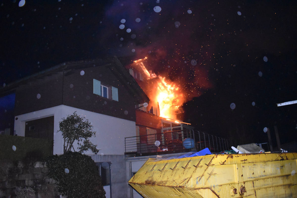 Entlebuch LU – Eine Person nach Wohnungsbrand im Spital