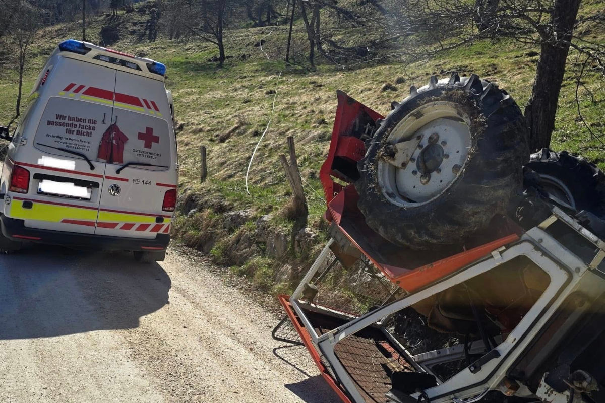 Völkermarkt – Traktor überschlägt sich bei Unfall