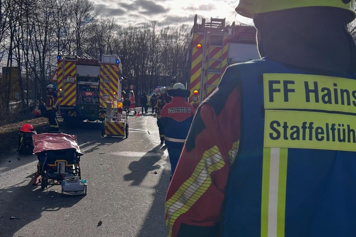 Lappersdorf – Polizist nach Unfall  von drei Pkw schwer verletzt