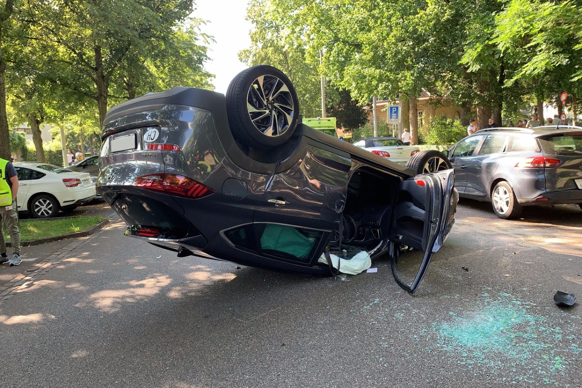 Stadt Basel - Zwei Verletzte nach Selbstunfall