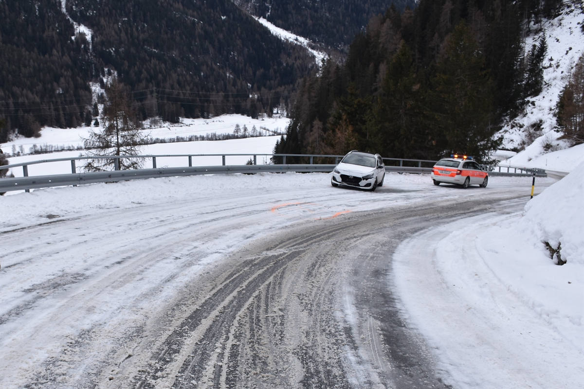 Susch GR – Nach frontaler Kollision weitergefahren