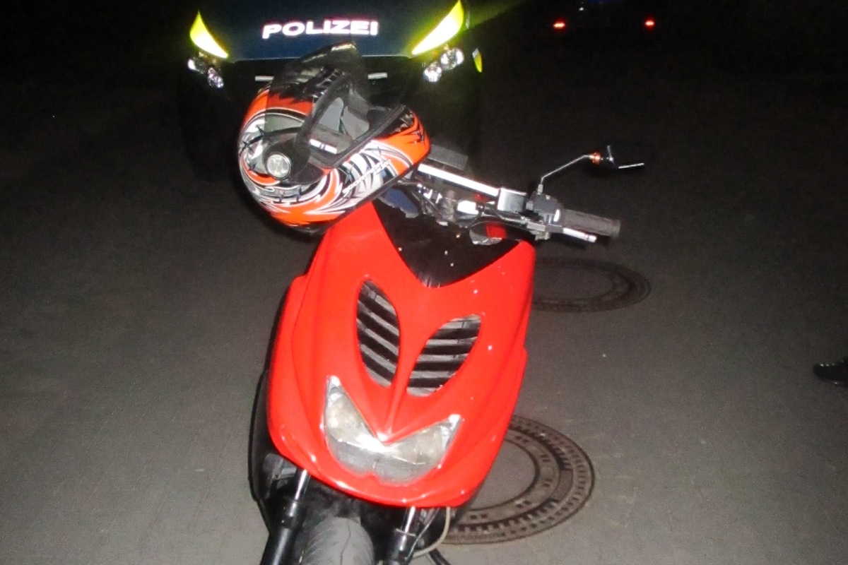Bremerhaven - Rollerfahrer flüchtet vor Polizei - Fahrzeug beschlagnahmt