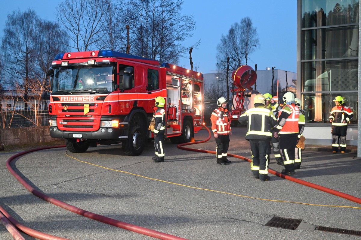 Abtwil SG - Explosion in Trafostation - giftiger Rauch entwichen!