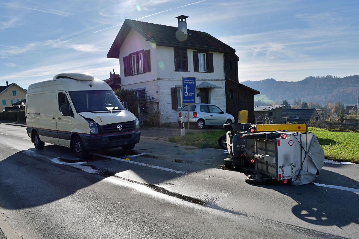 Aesch LU – Motorradlenker bei Unfall mit Lieferwagen verletzt