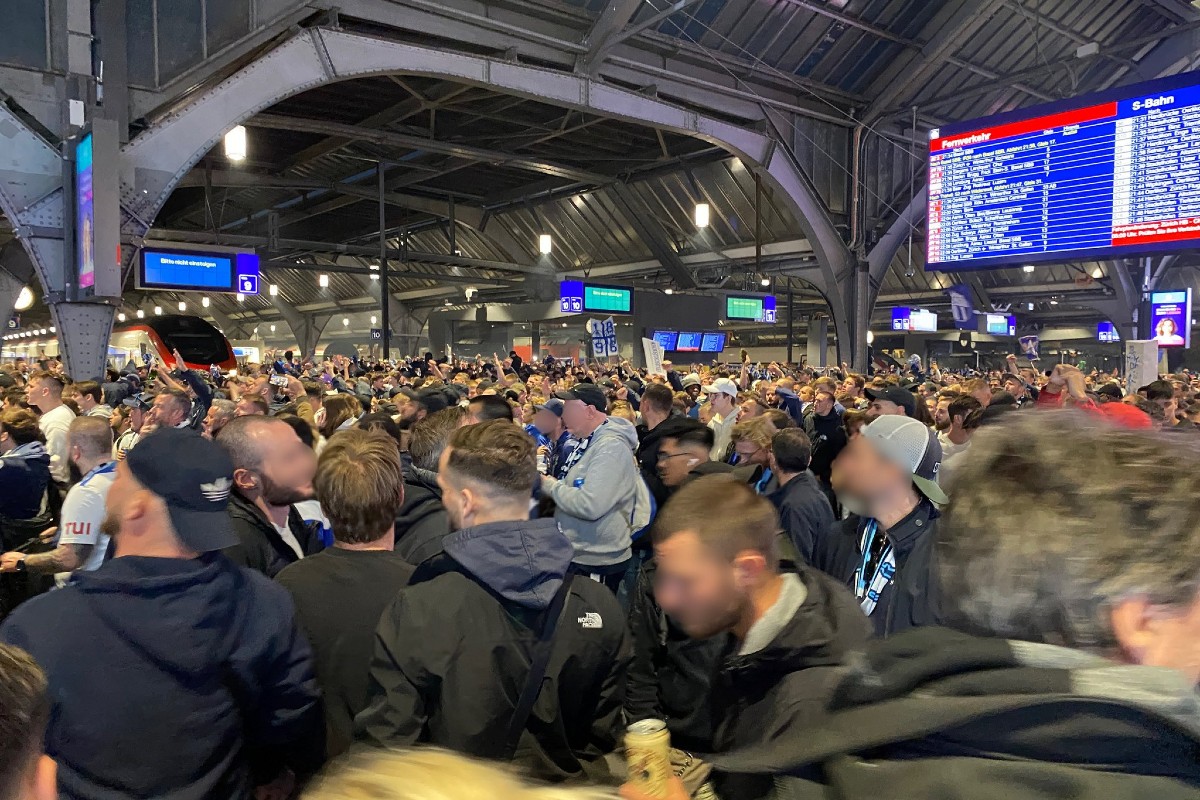 Stadt Zürich - 1. Mai Demonstration und FC Zürich Fans - alles verlief friedlich