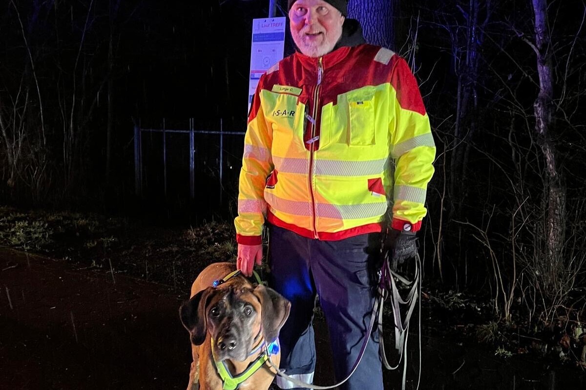 Bückeburg – Suchhund "Cono" findet vermissten Senioren