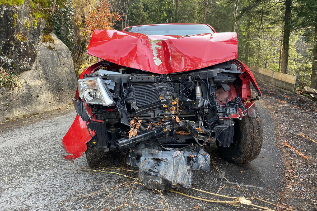 Zug ZG – Lenker nach Unfall beim Zugerberg erheblich verletzt