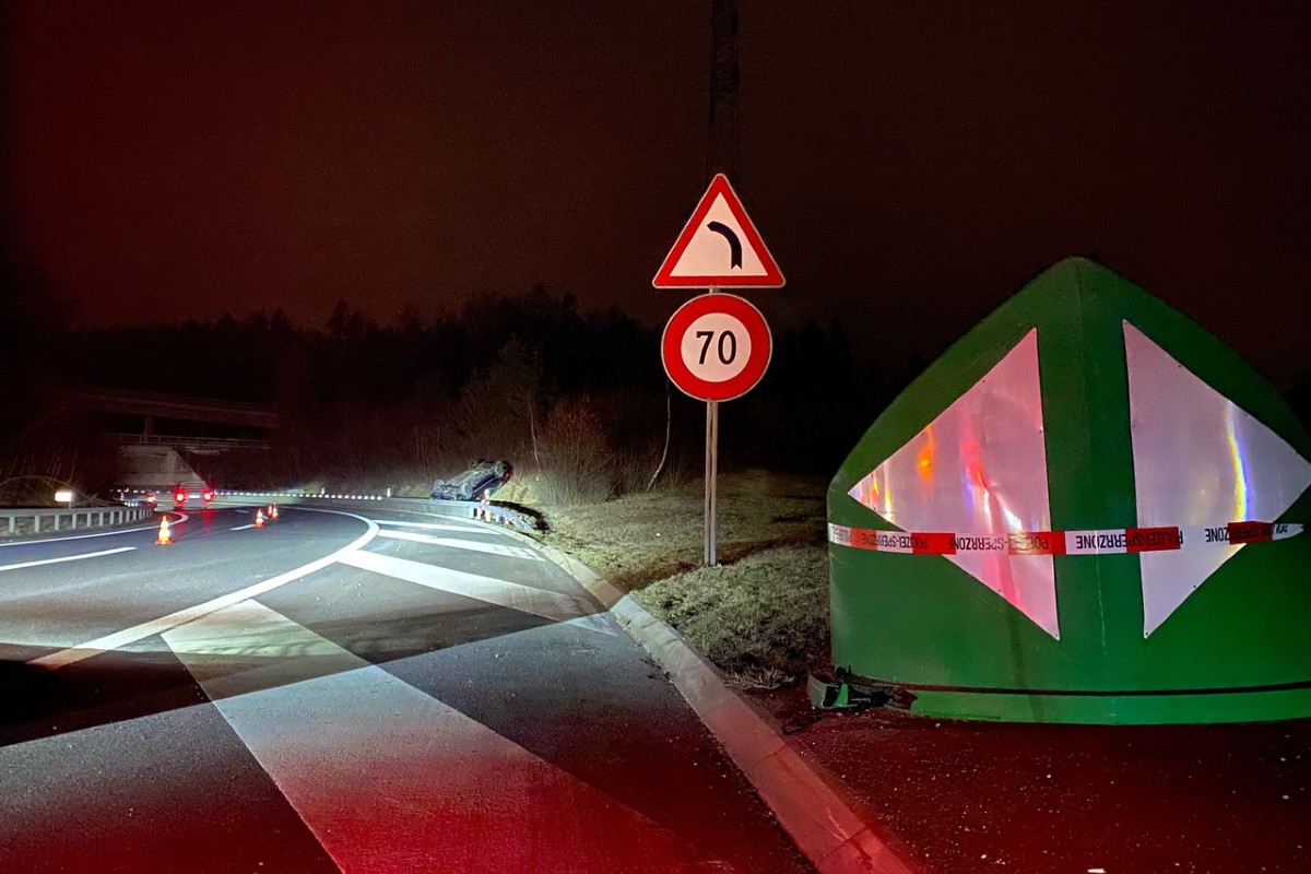 Cham ZG -  Totalschaden auf der Autobahn nach Alkoholfahrt