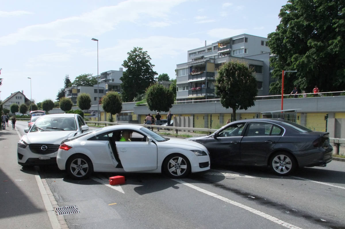Rapperswil-Jona SG - Frontalkollision an der Ampel