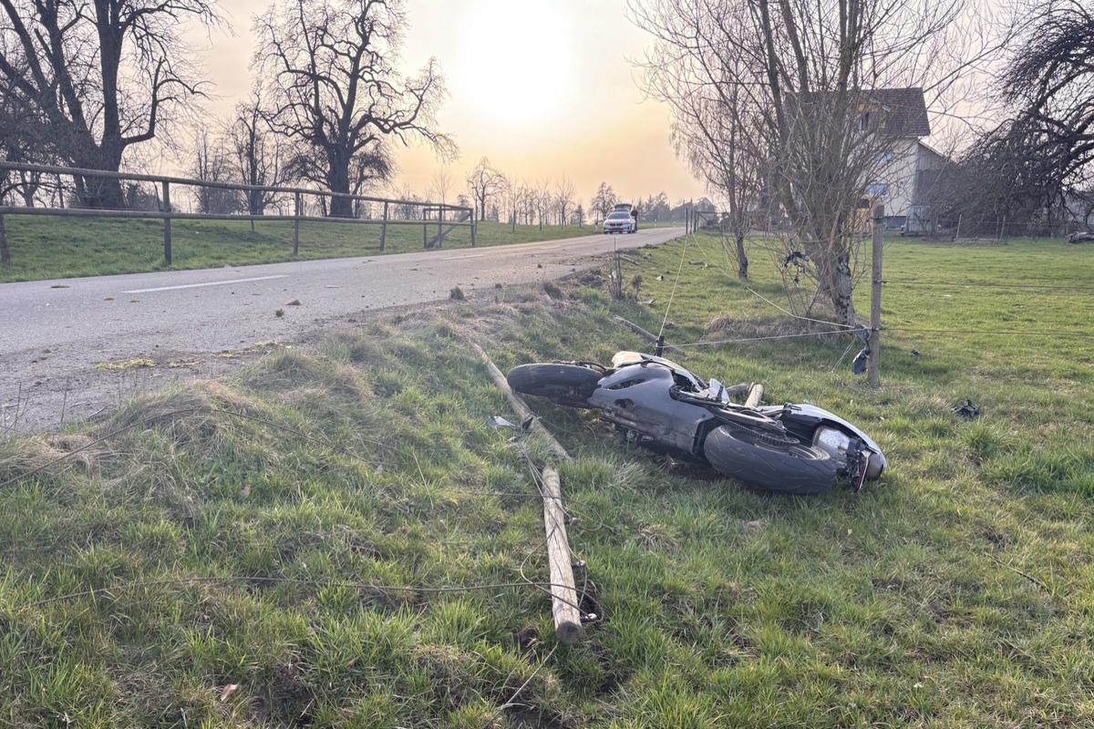 Lömmenschwil SG –Motorradfahrer stürzt bei Unfall