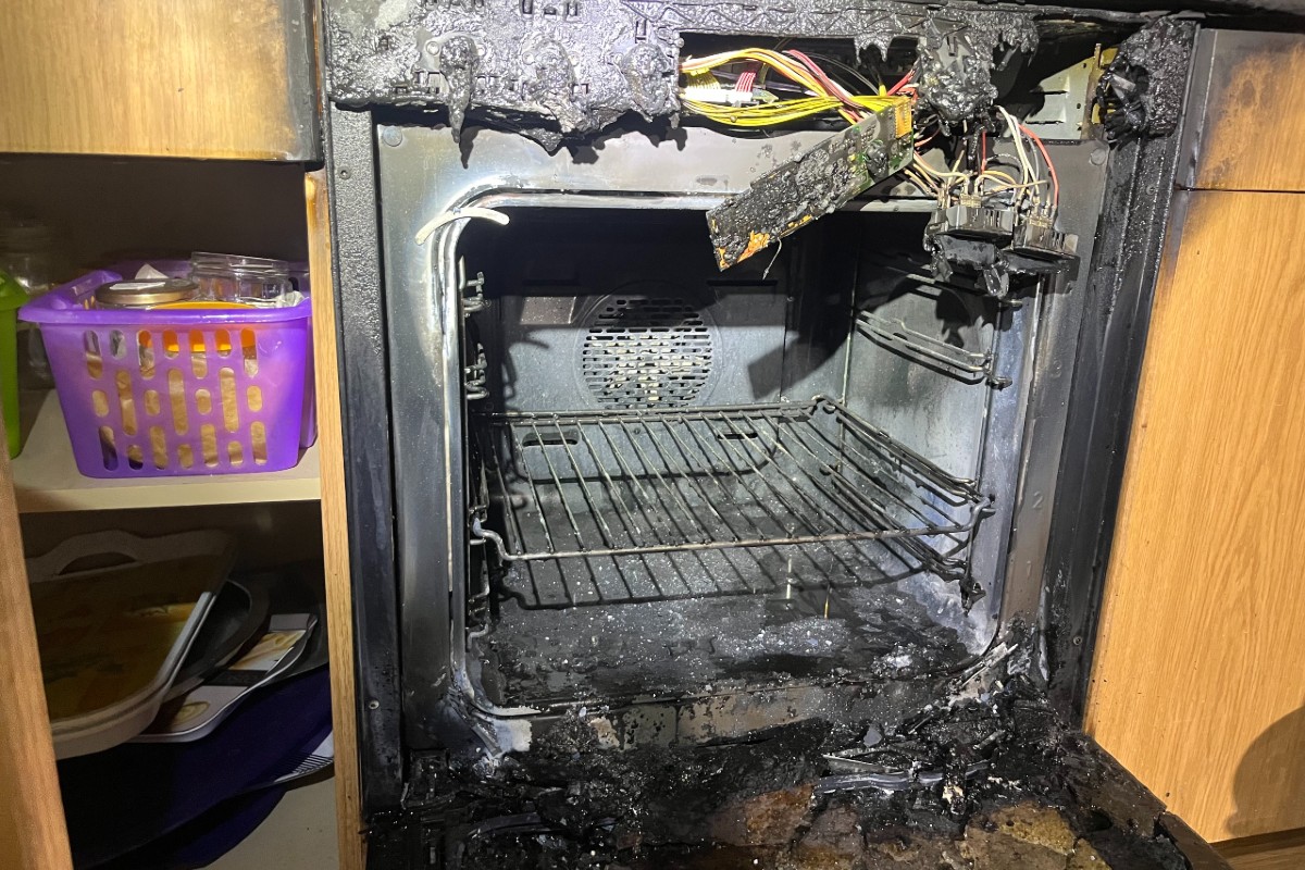  Uznach SG - Wärmekissen im Backofen soll Küchenbrand ausgelöst haben - Wohnung nicht mehr bewohnbar