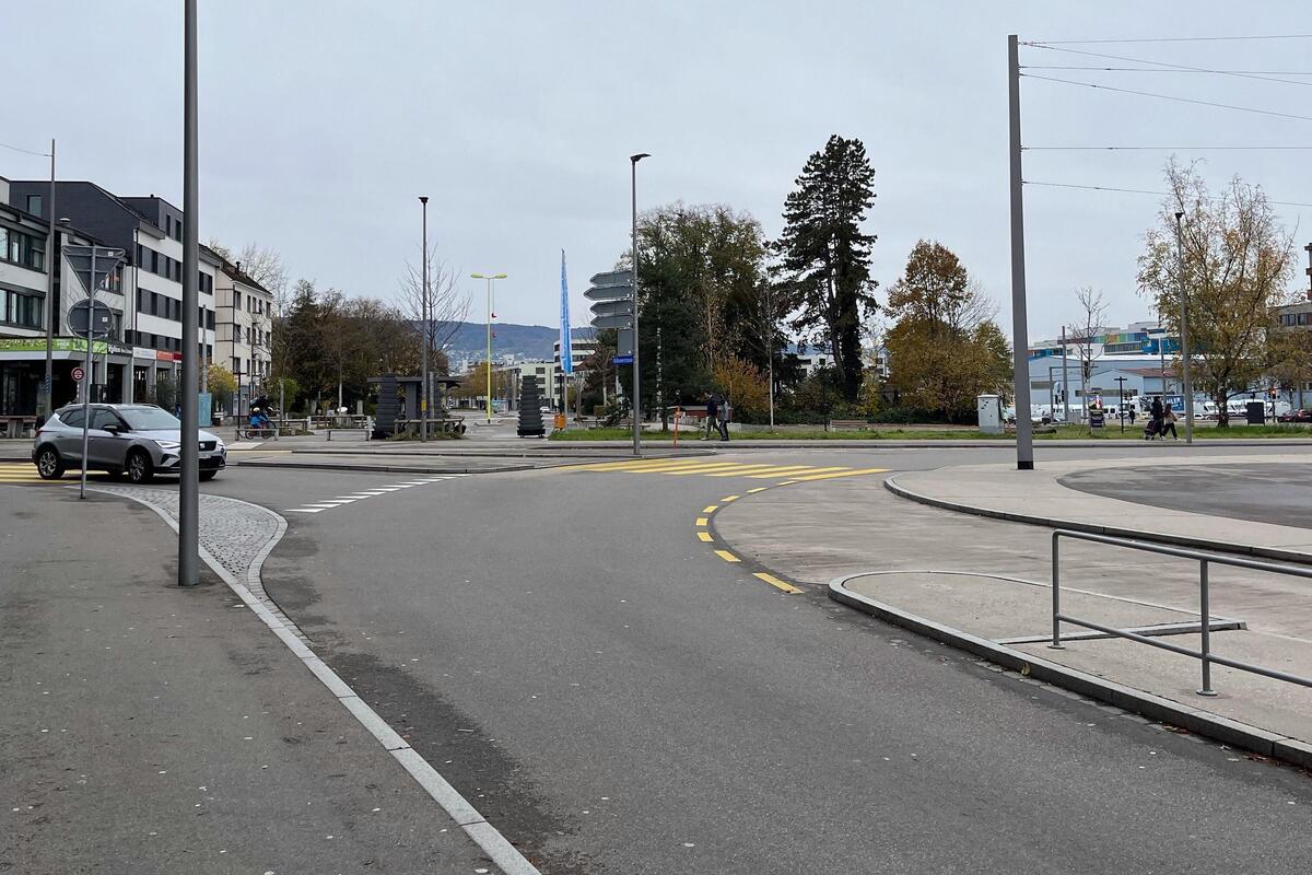 Schlieren ZH - Zeugen nach Unfall gesucht 