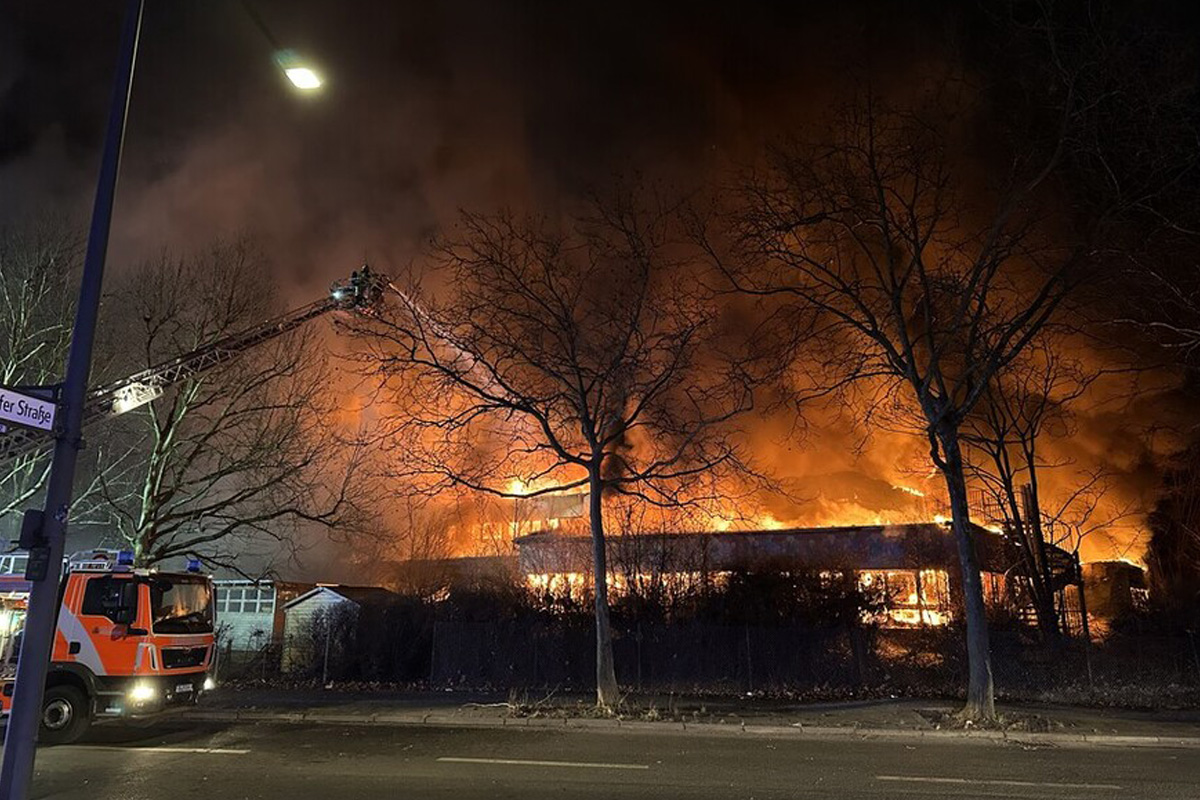 Berlin – Ehemalige Kita in Vollbrand