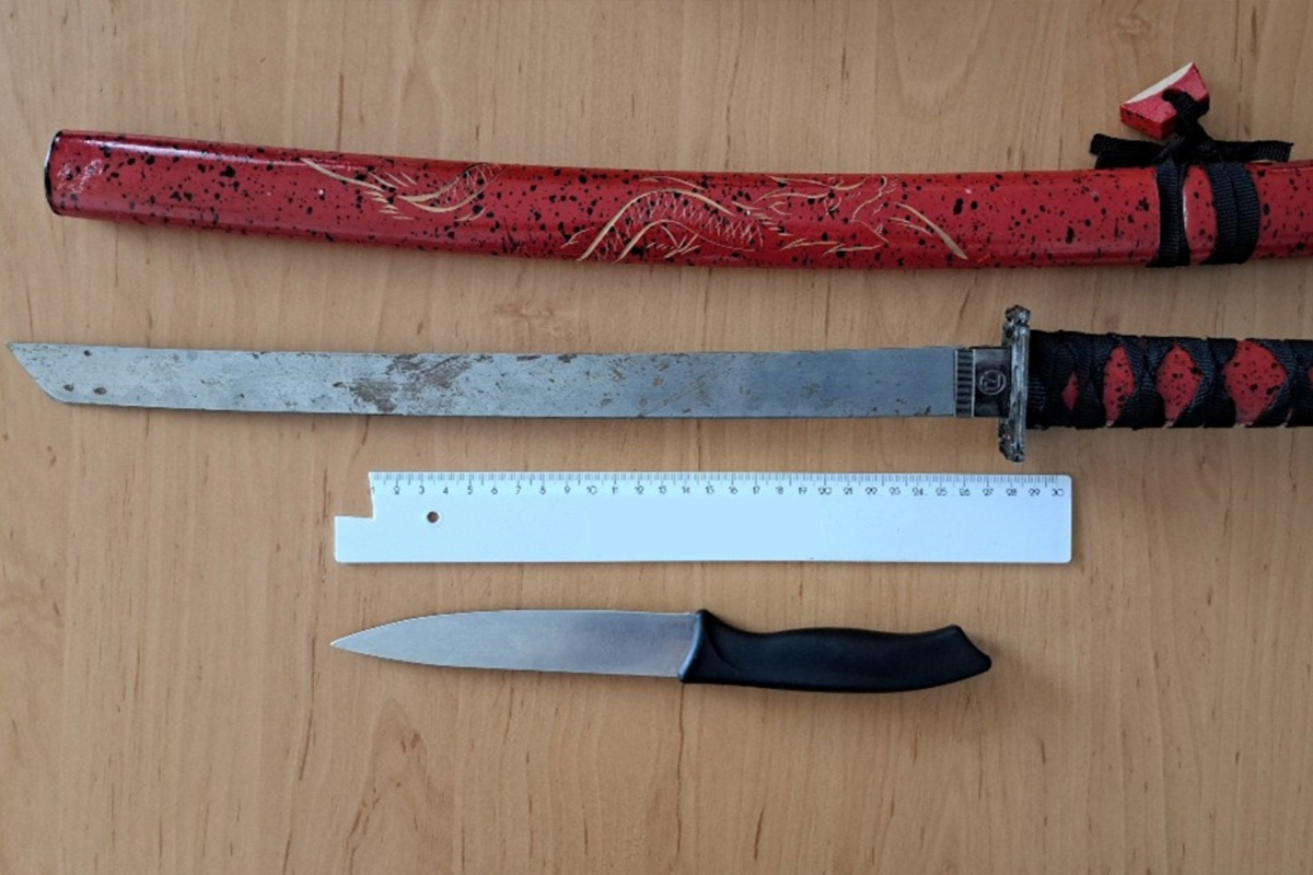 Wien – Jugendliche Ladendiebe mit Waffen gestellt