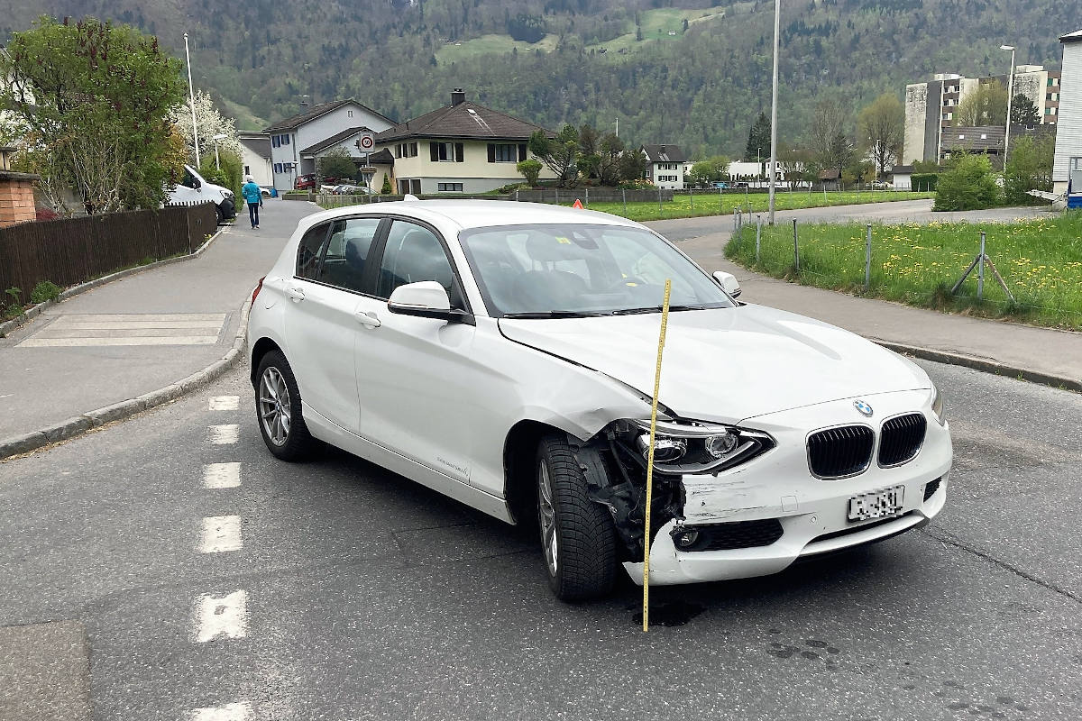 Näfels GL – Vortritt genommen und Kollision verursacht