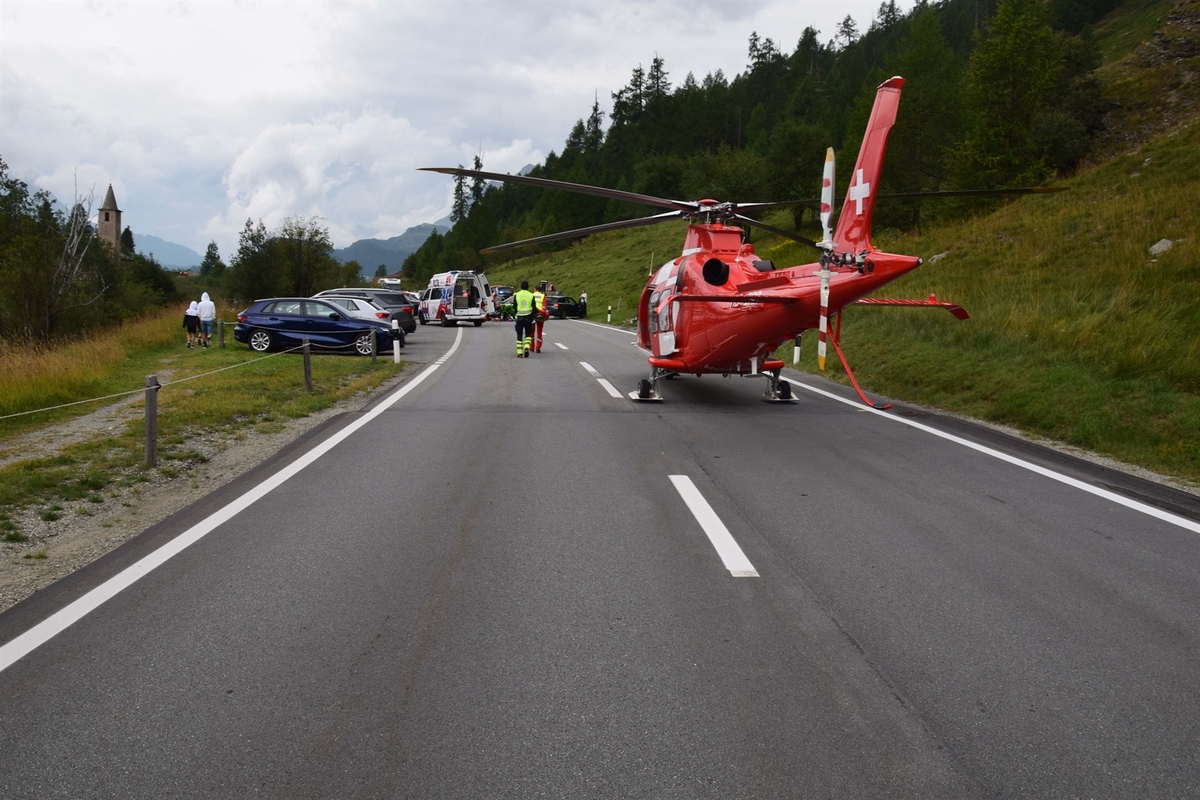 Sils im Engadin GR - Motorradfahrer nach Unfall schwer verletzt 
