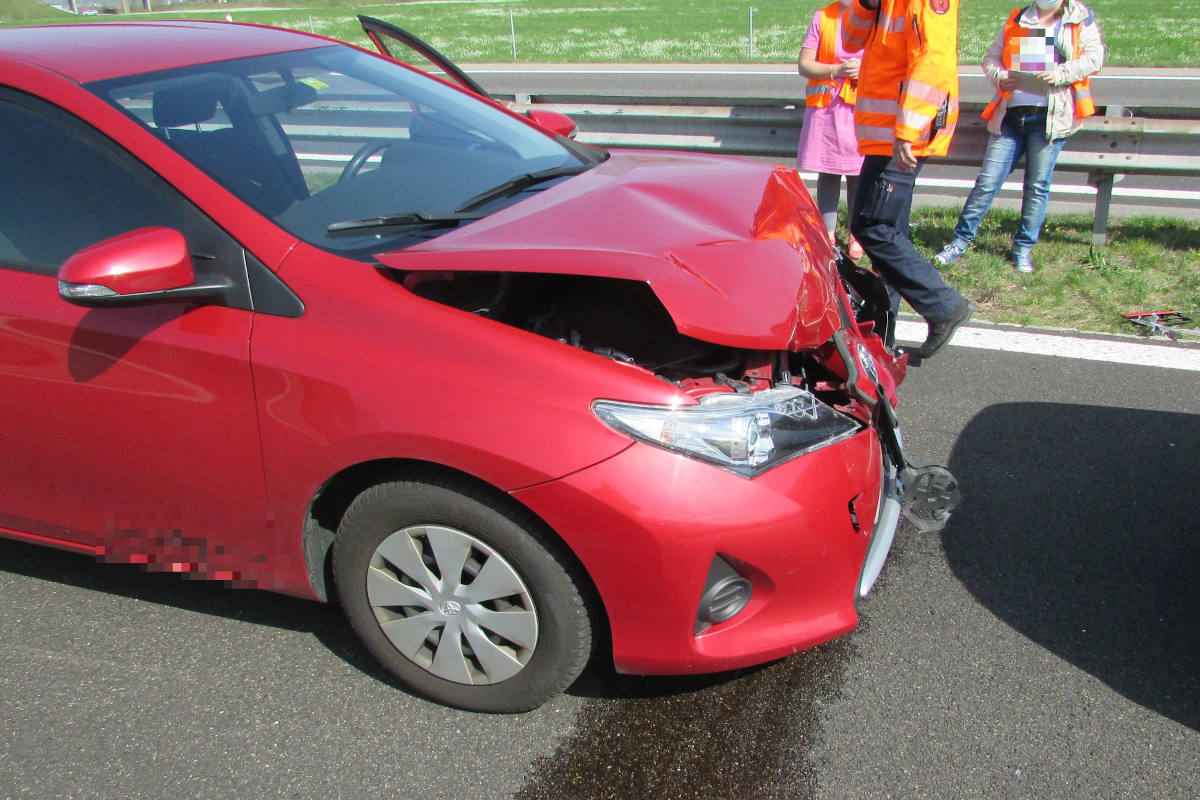 A3 Benken SG – Auffahrunfall auf der Autobahn 