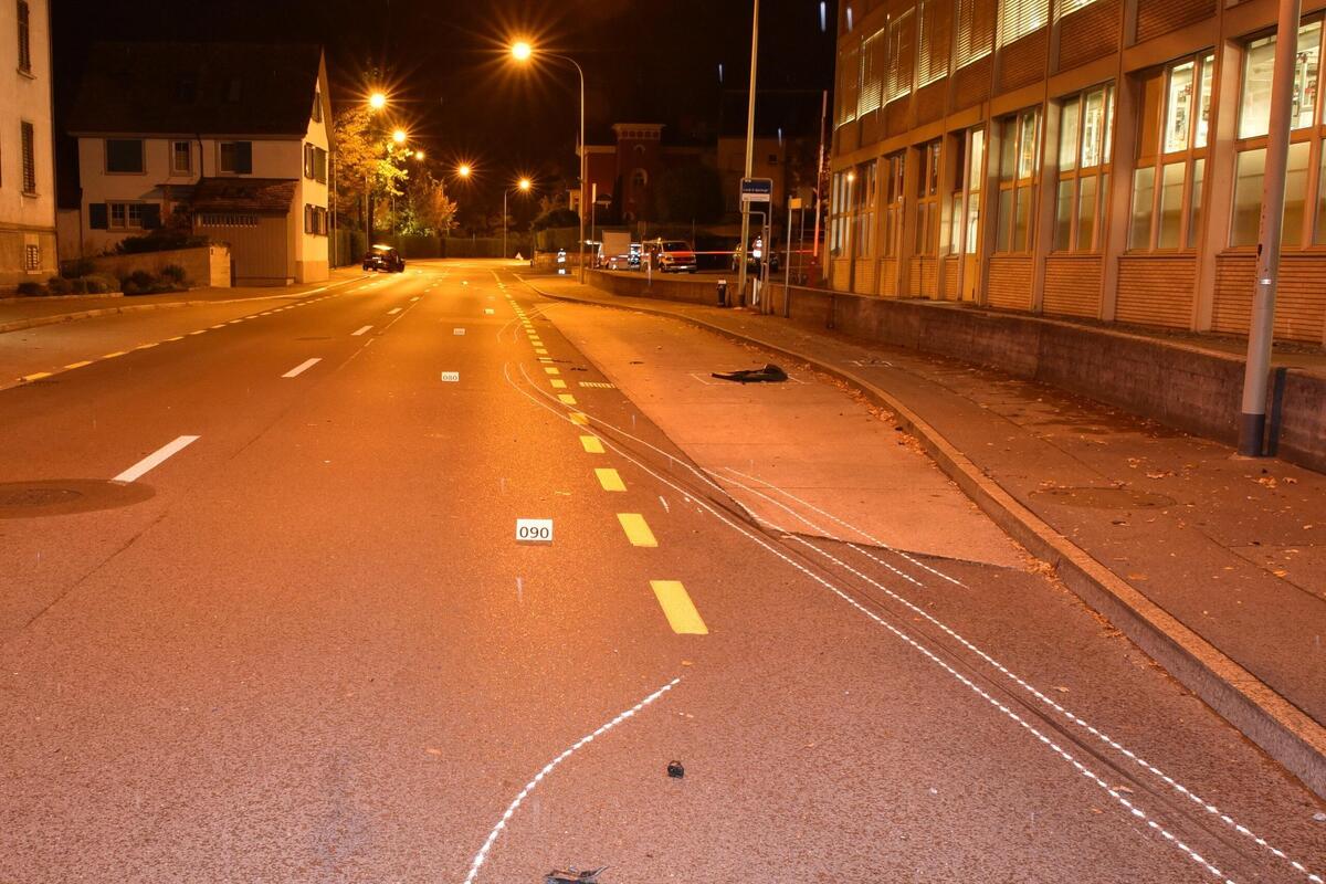 Kilchberg ZH - Autofahrer nach Unfall verhaftet 