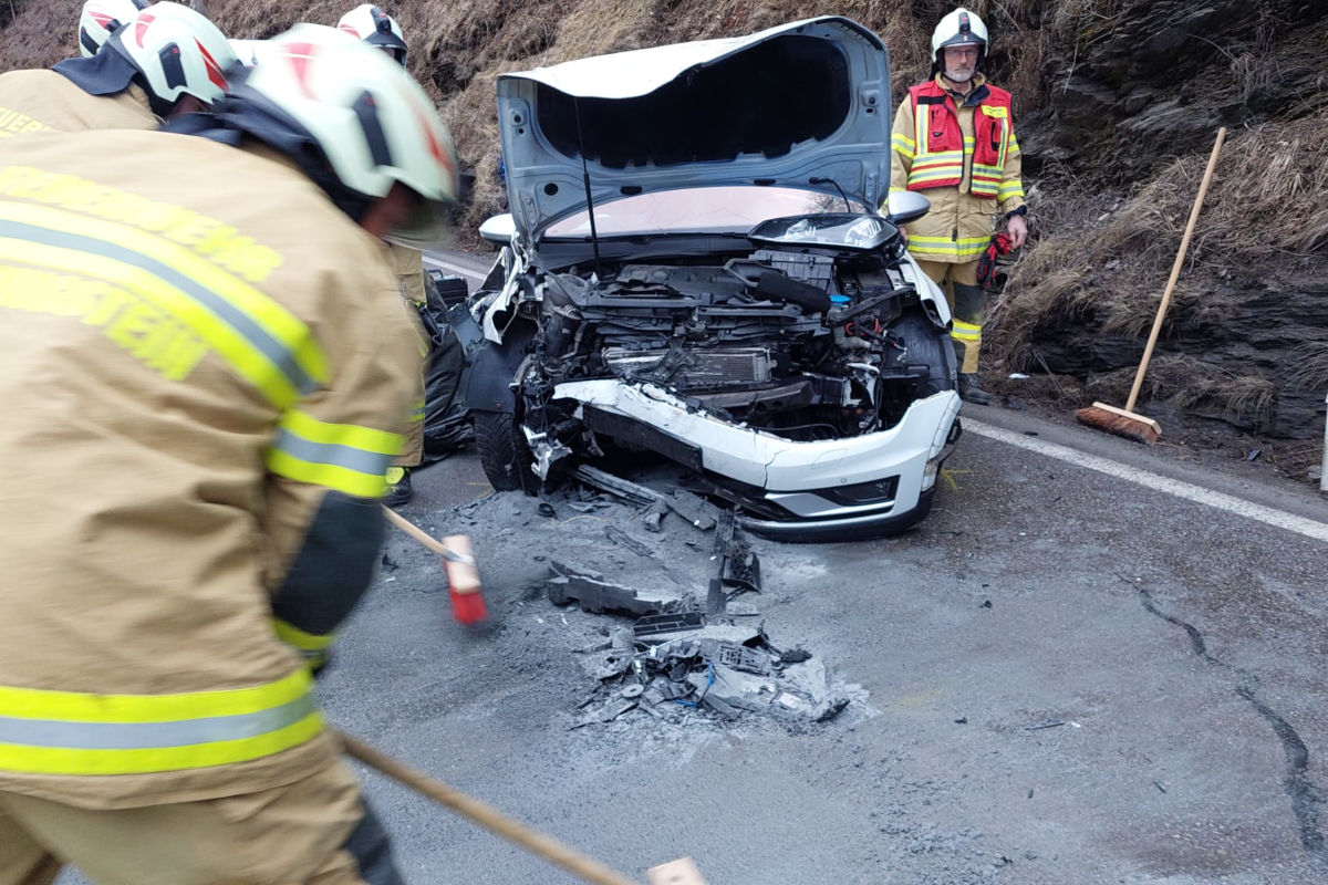 Ramingstein – Fünf Verletzte nach schwerem Unfall