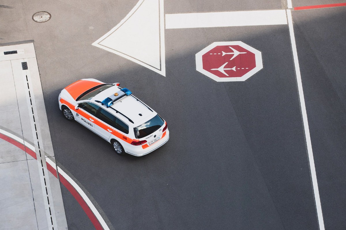 Flughafen Zürich - Junge Drogenkuriere verhaftet und Kokain sichergestellt