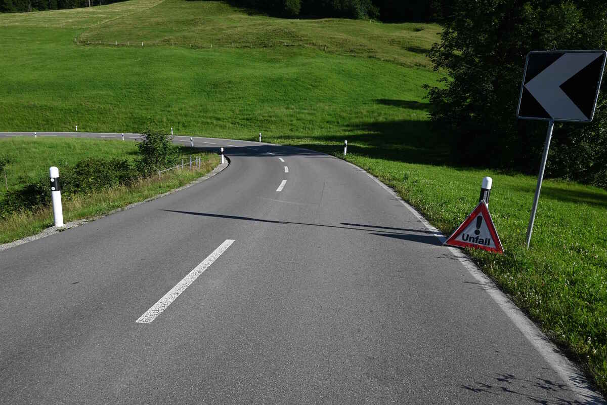 Mühlrüti SG - Kontrolle übers Motorrad verloren