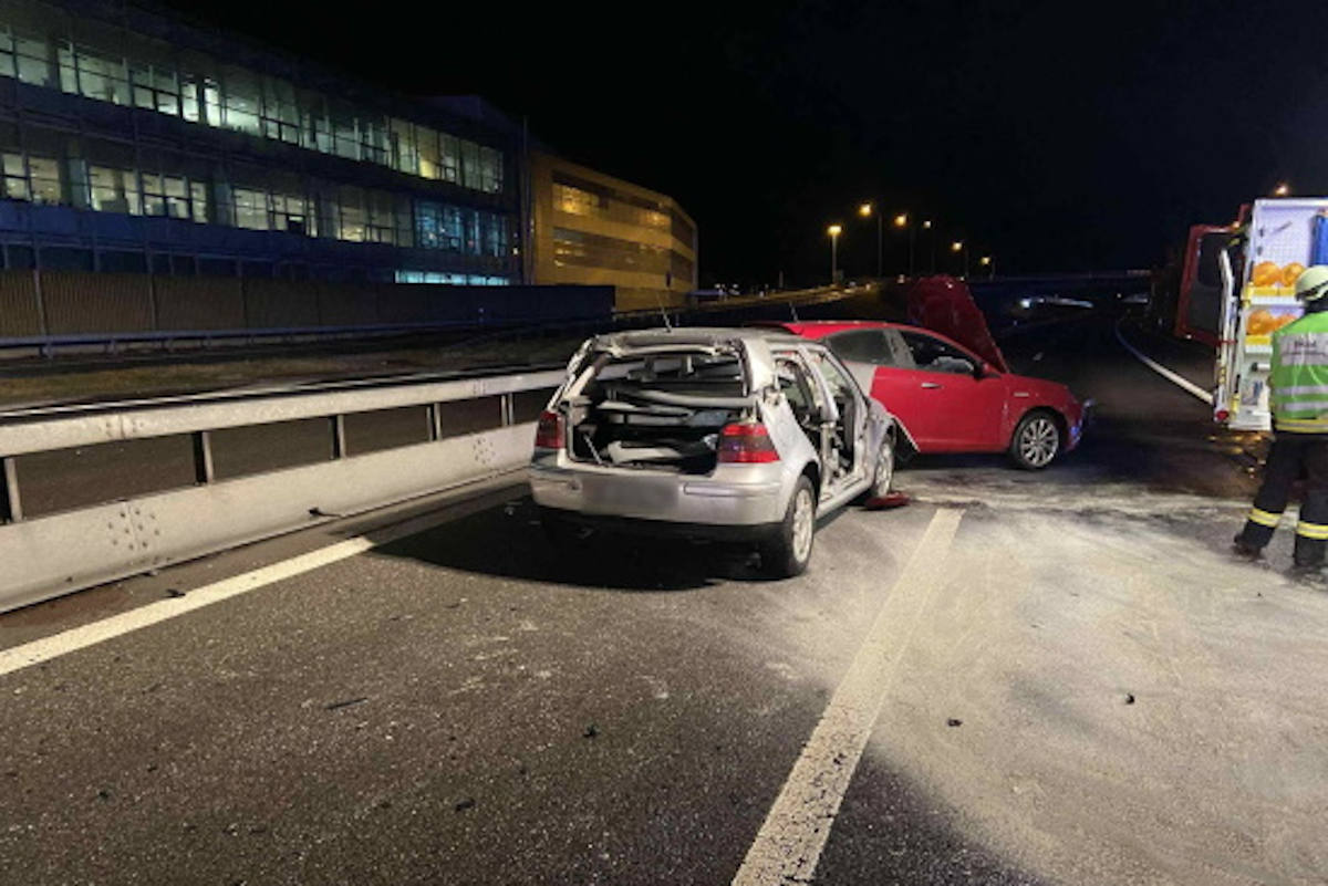 A12 Flamatt FR – Drei Verletzte bei Unfall auf der Autobahn