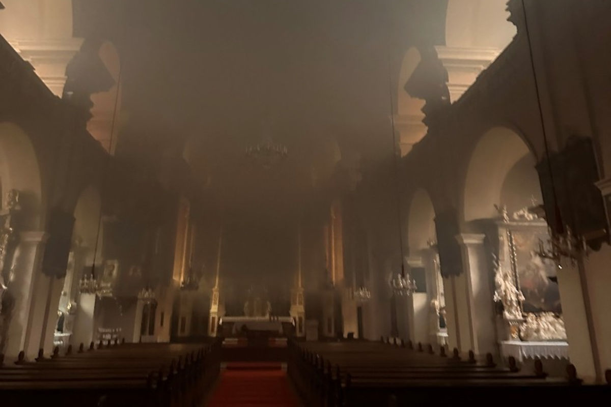 Bruck an der Leitha – Mann legt Brand in Kirche