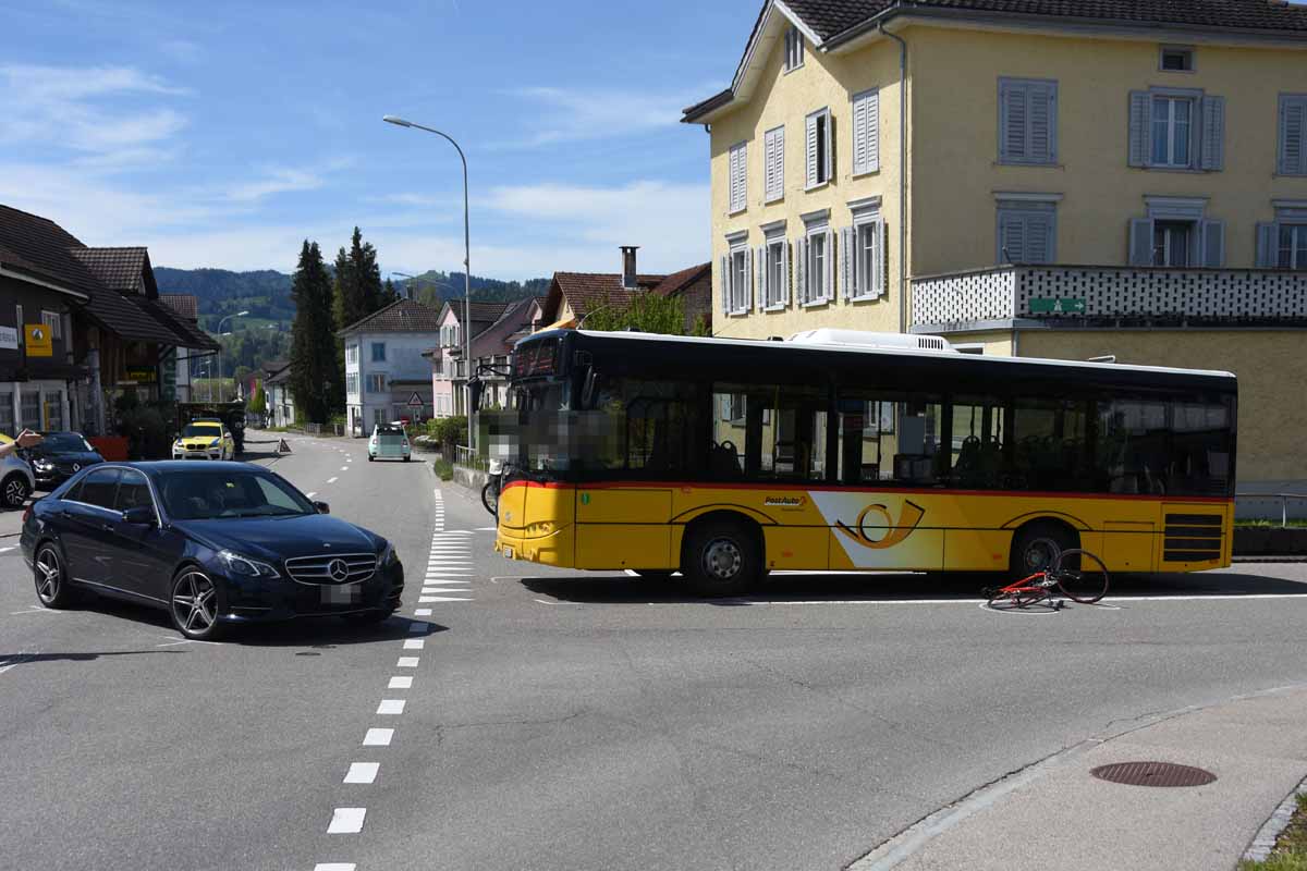 Ganterschwil SG - Velofahrer bei Unfall verletzt