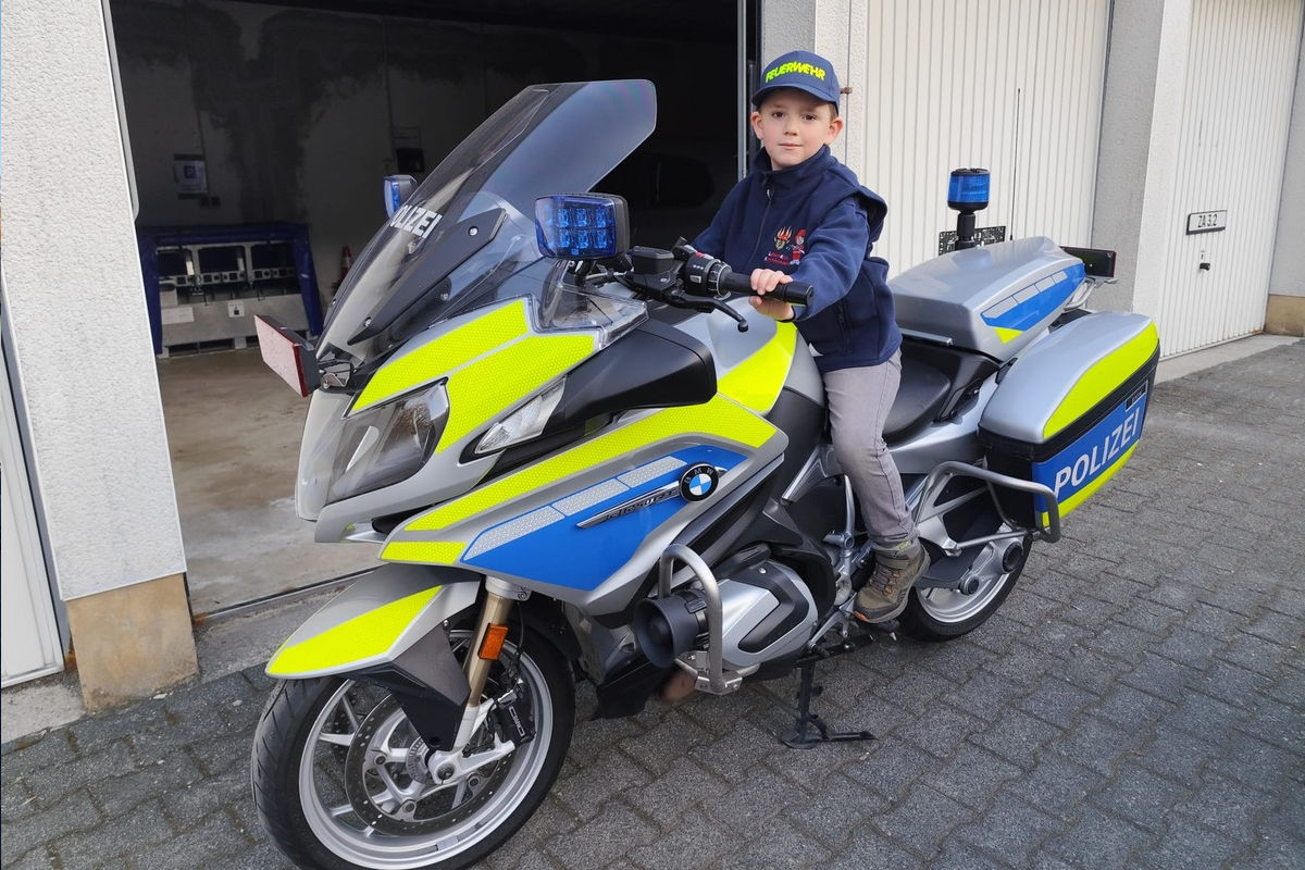 Olpe – LöschKids besuchen Polizeiwache