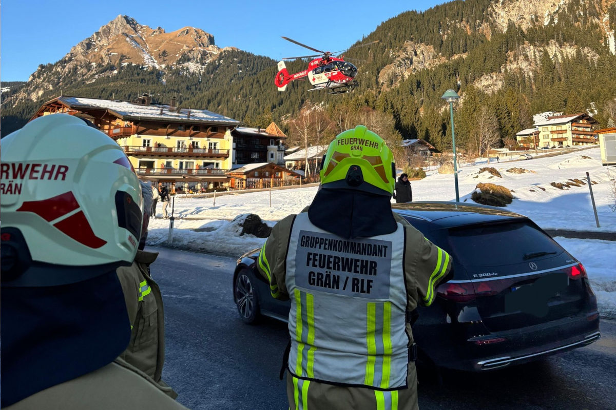 Unfall in Grän – Frau gerät unter Wohnanhänger