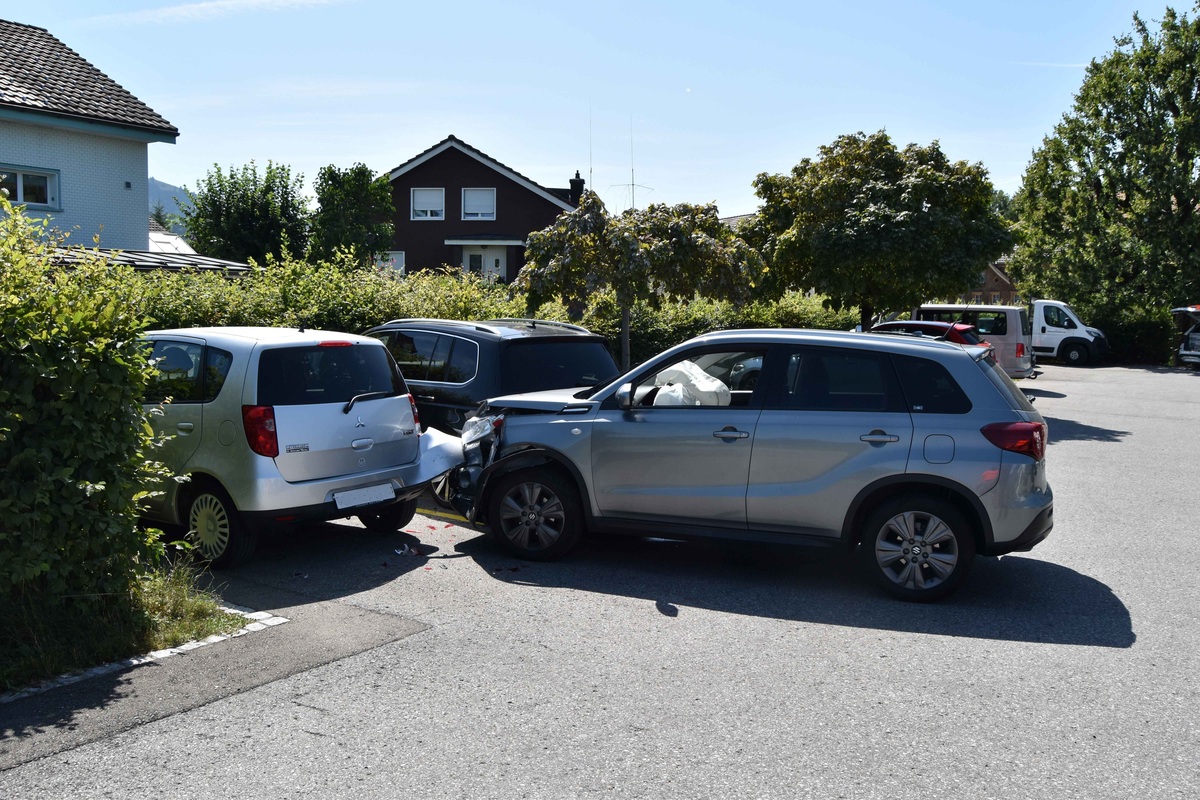 Unfall in Stein AR - 90-jährige Autofahrerin gerät irrtümlich aufs Gaspedal