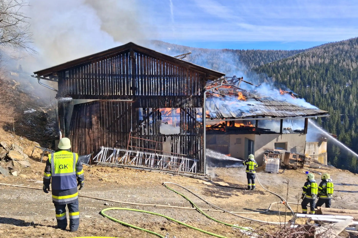 Gnesau – Stallgebäude brennt vollständig nieder